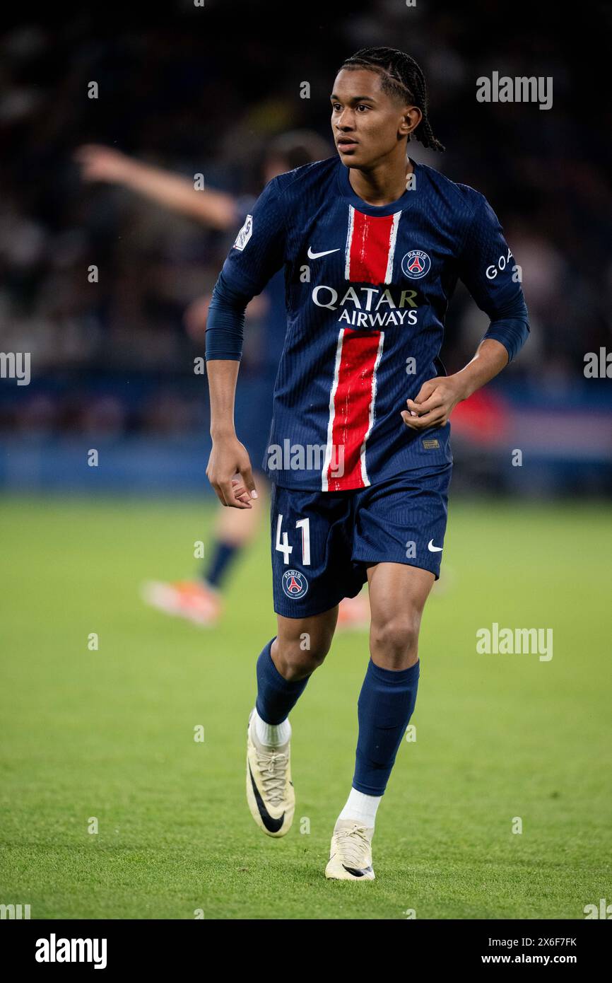 PARIS, FRANCE - 12 MAI : Senny Mayulu du Paris Saint-Germain lors du match de Ligue 1 Uber Eats entre le Paris Saint-Germain et le Toulouse FC au Parc de Banque D'Images