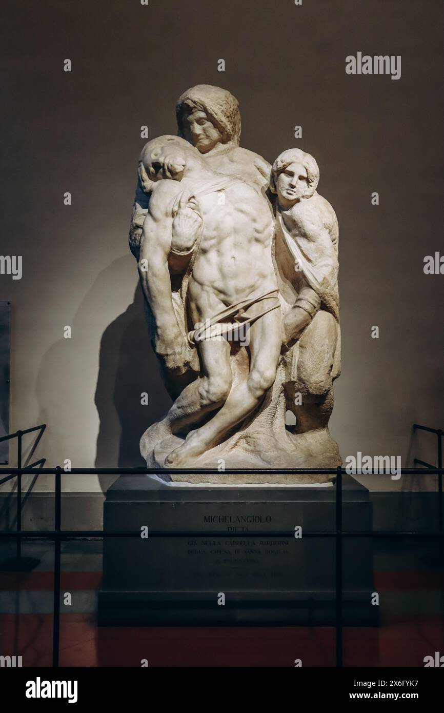 Florence, Italie - 29 décembre 2023 : Palestrina Pieta de Michelangelo Buonarroti à la Galleria dell'Accademia di Firenze, ou 'Galerie de l'Académie Banque D'Images