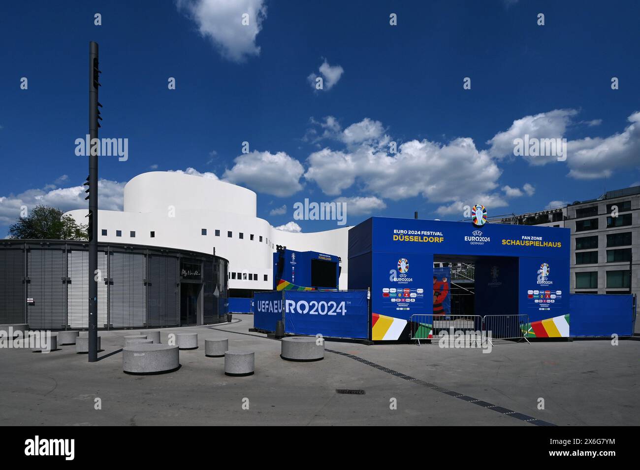 Football, Allemagne, Euro 2024, Fan zone au Schauspielhaus Düsseldorf Banque D'Images