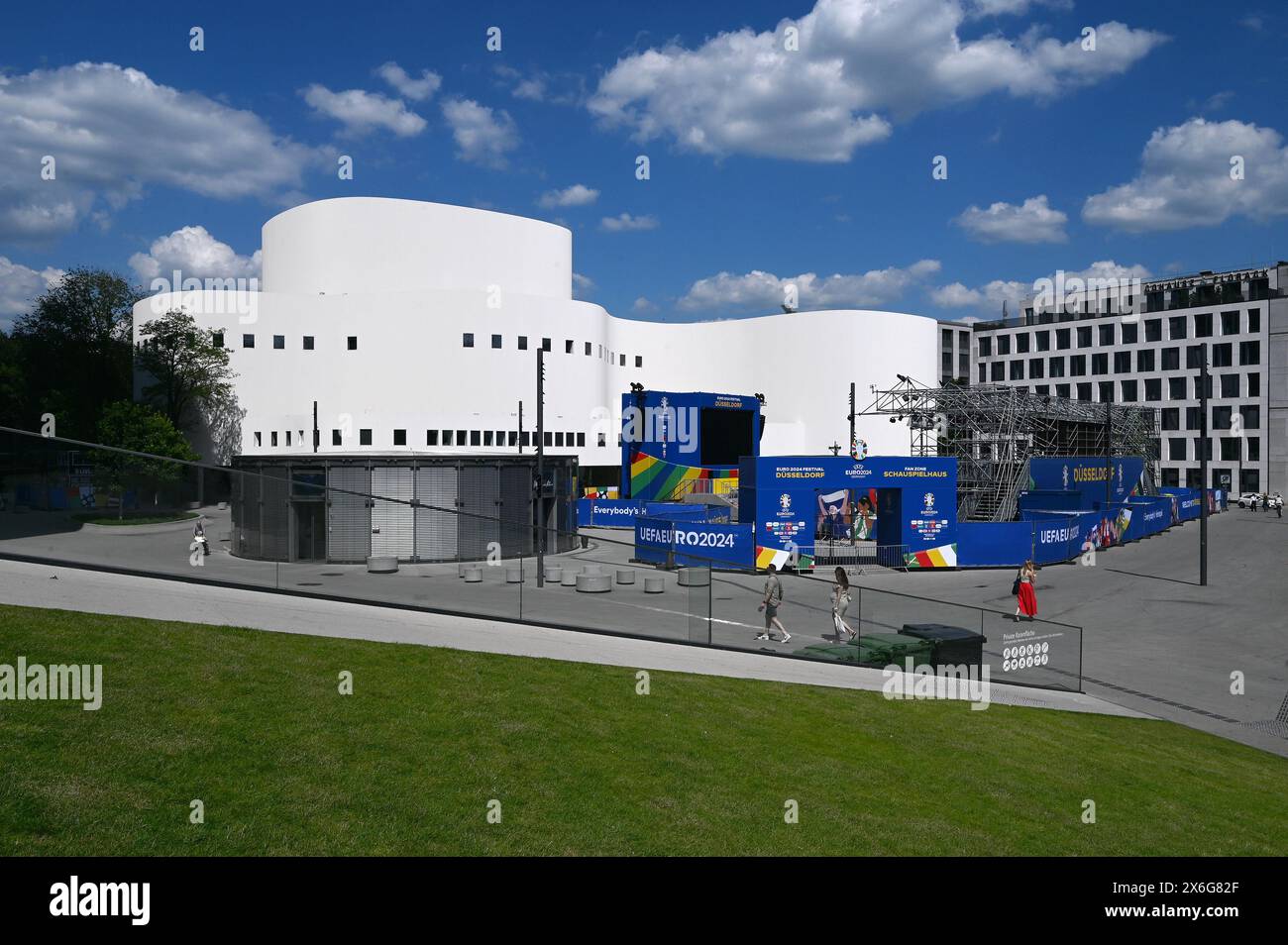Football, Allemagne, Euro 2024, Fan zone au Schauspielhaus Düsseldorf Banque D'Images