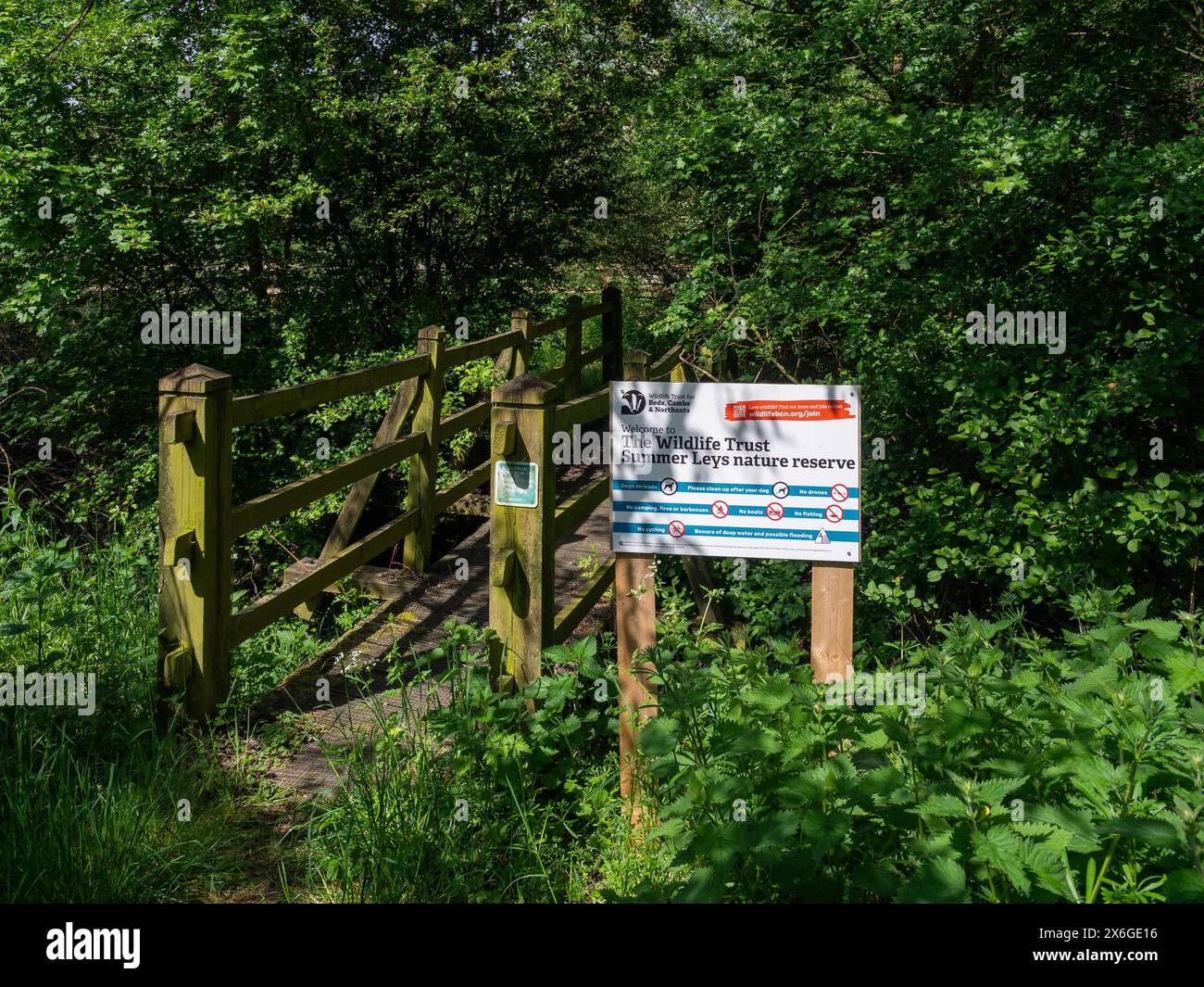 Signalisation à l'entrée de Summer Leys, une réserve naturelle appartenant au Wlldlife Trust pour le Bedfordshire, le Cambridgeshire et le Northamptonshire Banque D'Images