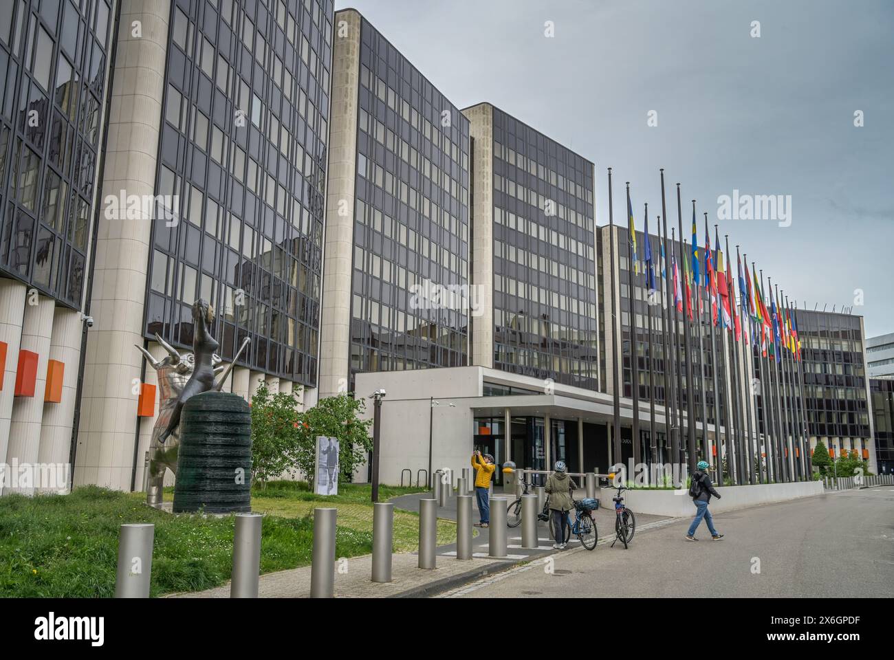 Fluss Ill, Europäisches Parlament, Gebäude Winston Churchill, Avenue du President Robert Schumann, Straßburg, Département Bas-Rhin, Frankreich Banque D'Images