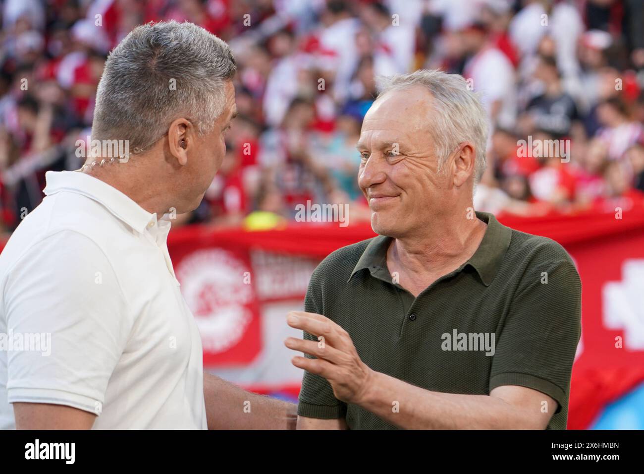 Fußball : 1. Bundesliga 2023 / 2024, 33. Spieltag, SC Freiburg vs. 1. FC Heidenheim, Europa-Park-Stadion Freiburg : entraîneur de Freiburg Christian Streich Freiburg im Breisgau Europa-Park-Stadion Deutschland *** Football 1 Bundesliga 2023 2024, Journée 33, SC Freiburg vs 1 FC Heidenheim, Europa Park Stadion Freiburg Fribourg entraîneur Christian Streich Freiburg im Breisgau Europa Park Stadion Germany Copyright : xJoeranxSteinsiekx Banque D'Images