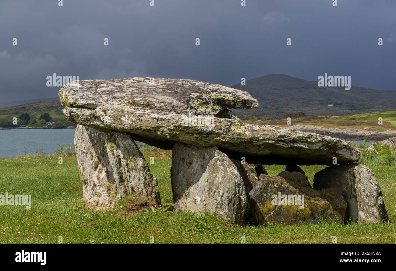 Tombe Wedge de 4000 ans près de Schull West Cork Irlande Banque D'Images