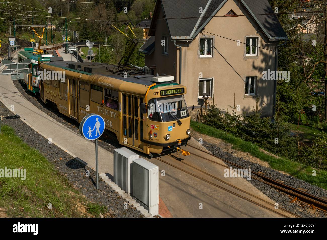 Nouvelle voie de tramway après une grande reconstruction entre Liberec et Jablonec CZ 05 02 2024 Banque D'Images