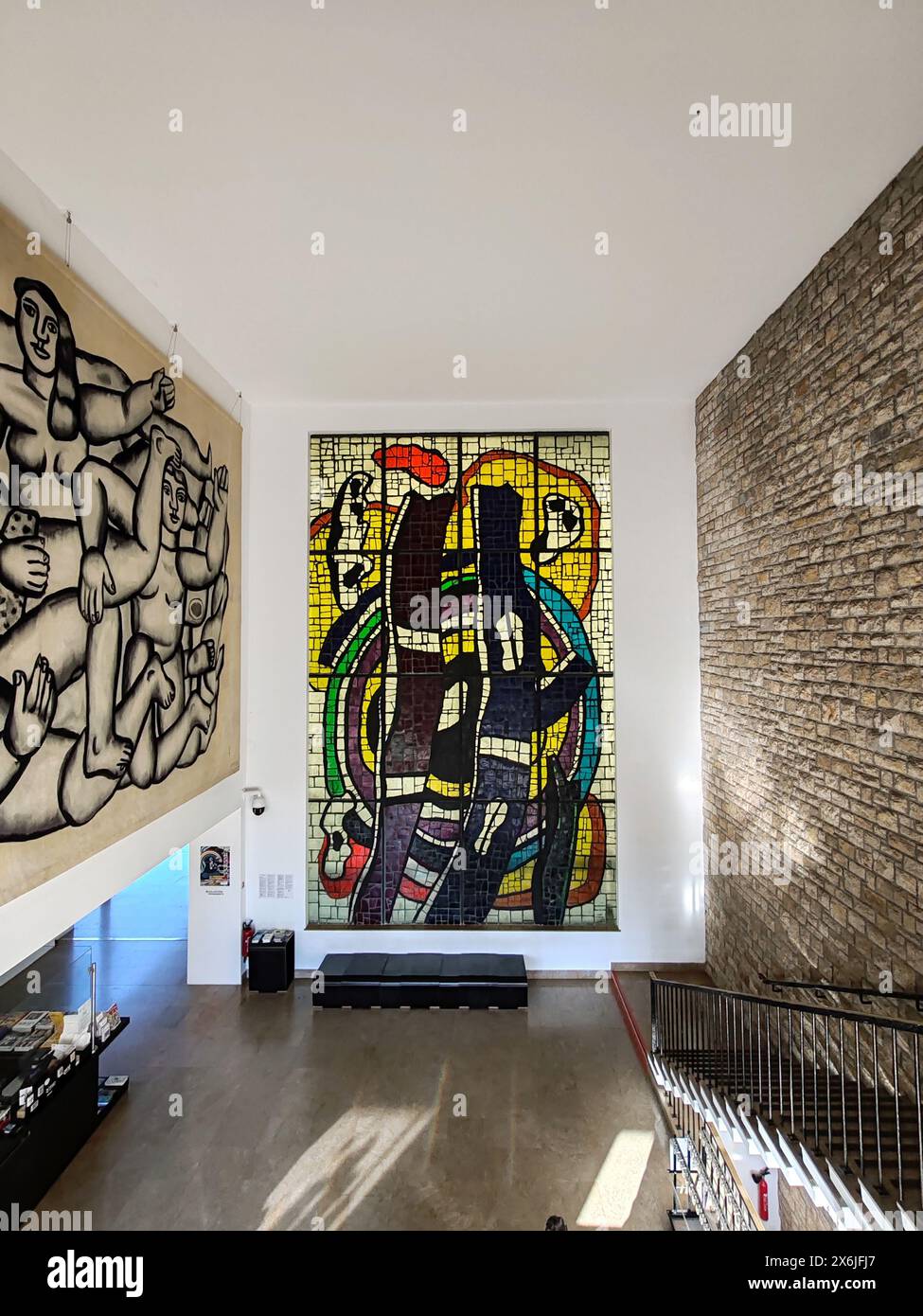 Biot, France - 4 décembre 2023 : intérieur du musée national Fernand léger à Biot Banque D'Images
