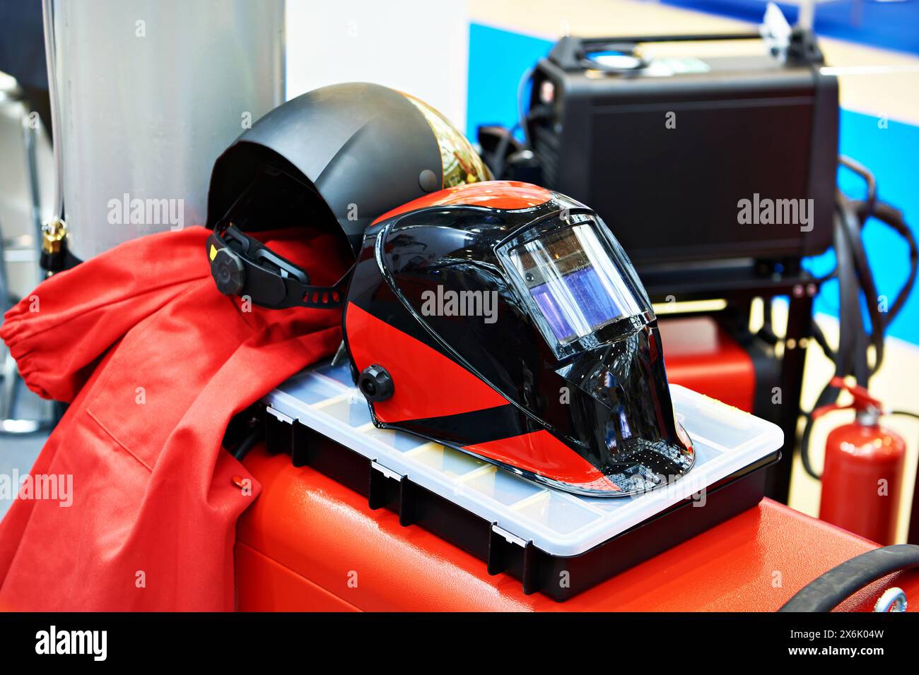 Casque moderne pour le soudage Banque D'Images