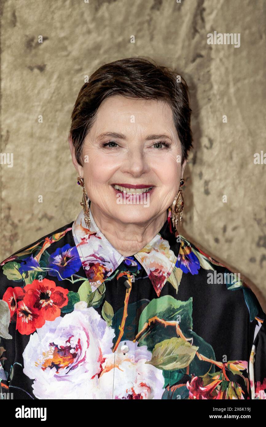 Rome, Italie - 3 mai 2024 : Isabella Rossellini assiste au tapis rouge de la cérémonie de remise des prix David di Donatello 2024 à Rome, Italie. Banque D'Images