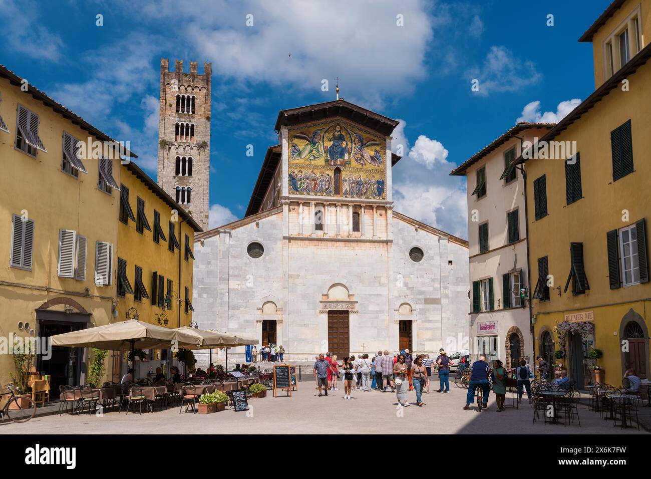 Tourisme à Lucques. Visite touristique Basilique St Fredianus dans le centre historique de la ville Banque D'Images