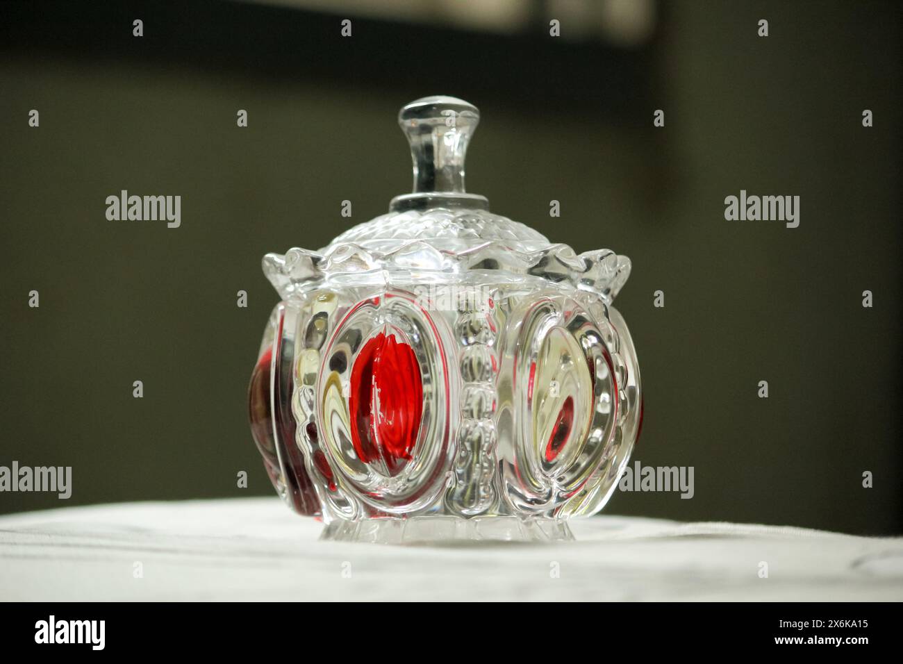 Un verre de bonbon en cristal. Banque D'Images