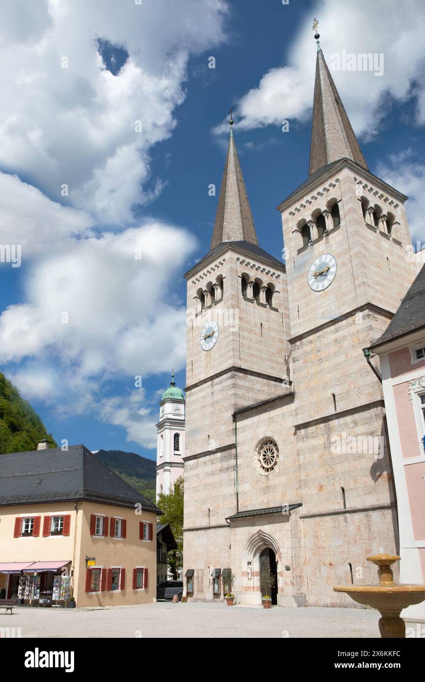 Schlossplatz, Collégiale de membres Pierre et Jean-Baptiste, Berchtesgaden, Bavière, Allemagne Banque D'Images