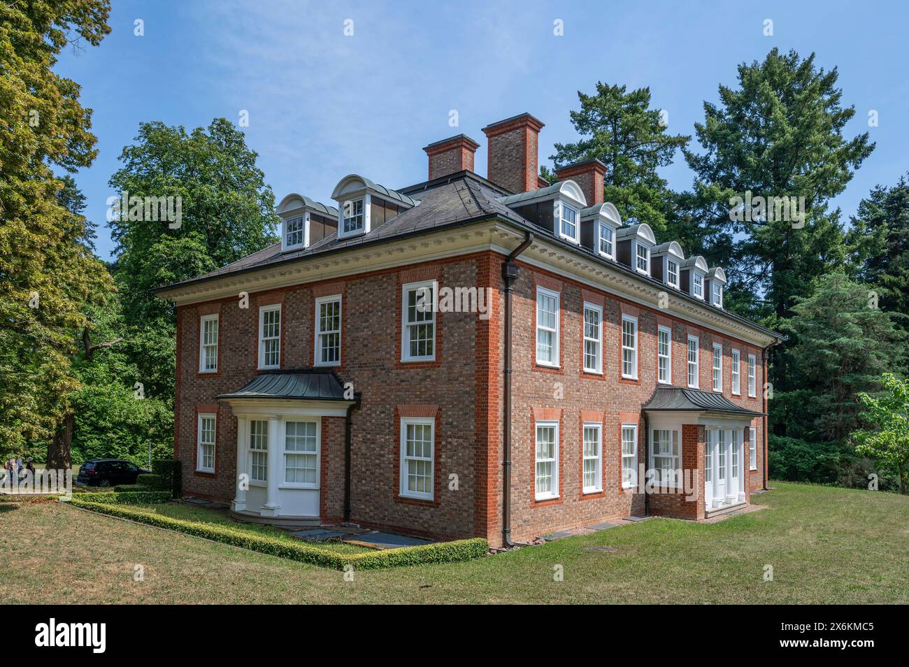 Bâtiments dans le parc du palais de Friedrichshof Palace, Schlosshotel Kronberg, Kronberg im Taunus, Taunus, Hesse, Allemagne Banque D'Images