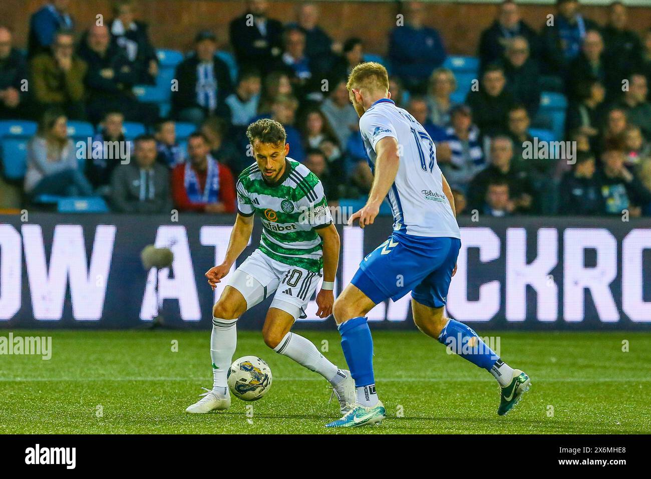 Kilmarnock, Royaume-Uni. 15 mai 2024. Kilmarnock tock sur Celtic à Rugby Park, Kilmarnock, Ayrshire, Écosse dans un Gane écossais de la première classe. Le jeu est important, car le Celtic n'a besoin que d'un point pour remporter le Scottish Premiership.title pour la 12ème fois. Le score final était Celtic 5 - 0 Kilmarnock . Les buts marqués par le Celtic sont les suivants : a Idah, 5 minutes : a, Maeda, 12 minutes, J Forrest, 35 min, M O-Riley 51 et 71 min. Crédit : Findlay/Alamy Live News Banque D'Images