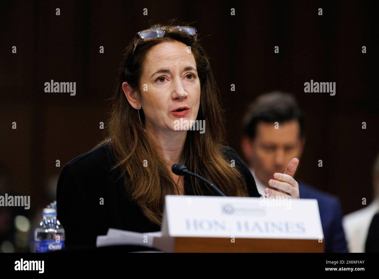 Washington, États-Unis d'Amérique. 15 mai 2024. Le directeur du renseignement national (DNI) avril Haines témoigne lors d’une audience du Comité spécial du renseignement du Sénat américain sur la sécurisation des élections américaines, à Washington DC le mercredi 15 mai 2024. Crédit : Aaron Schwartz/CNP/Sipa USA crédit : Sipa USA/Alamy Live News Banque D'Images