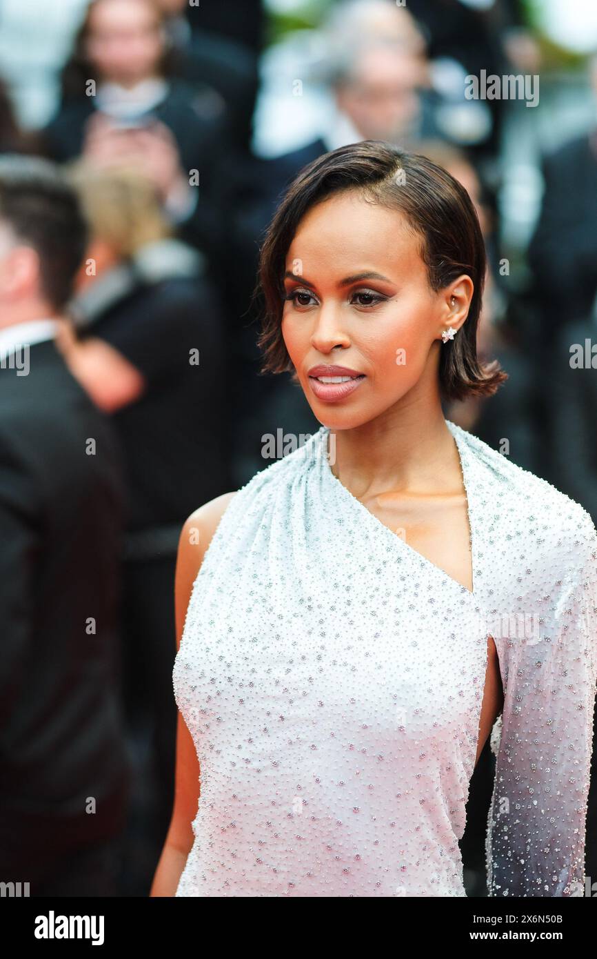 Cannes, France. 15 mai 2024. Sabrina Dhowre arrive sur le tapis rouge pour la première de Furiosa : A Mad Max Saga. Photo de Julie Edwards./Alamy Live News Banque D'Images