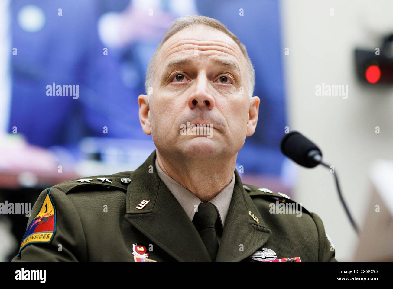 Washington, États-Unis. 15 mai 2024. Le Major-général William (Butch) H. Graham, commandant général adjoint, opérations civiles et d'urgence, corps des ingénieurs de l'armée des États-Unis, témoigne lors d'une audience du Comité de la Chambre sur les transports et les infrastructures sur l'effondrement du pont Francis Scott Key, sur Capitol Hill à Washington, DC, États-Unis, le mercredi 15 mai 2024. Photo Aaron Schwartz/CNP/ABACAPRESS. COM Credit : Abaca Press/Alamy Live News Banque D'Images