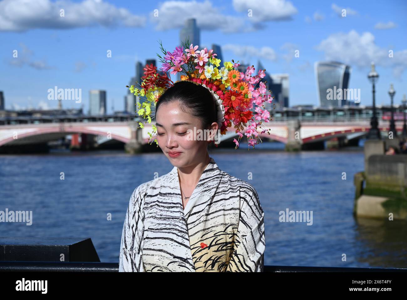 L'HISTOIRE DE LA PIERRE MARITINE ÉCHOS ORGANISÉ PAR SECTION CULTURELLE , AMBASSADE DE CHINE AU ROYAUME-UNI OUVRE SES PORTES AU PUBLIC MAI 16-19 DANS LE CADRE DE LA SEMAINE ARTISANALE DE LONDRES ENTRÉE GRATUITE 11H - 18H ... Banque D'Images