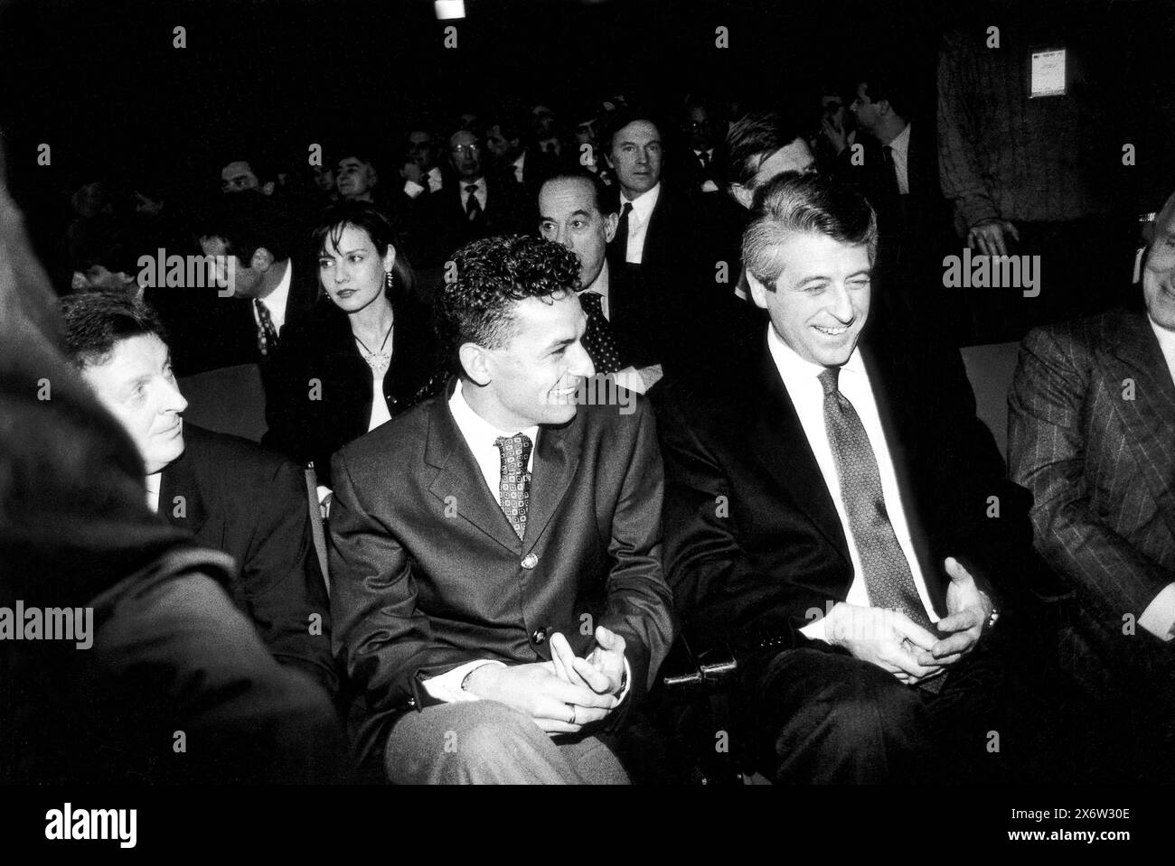 LAPRESSEANNI '90 SPORT CALCIO NELLA FOTO DA SINISTRA : I CALCIATORI ITALIANI ROBERTO BAGGIO E GIANNI RIVERA. B. 5260/2 crédit : LaPresse/Alamy Live News Banque D'Images