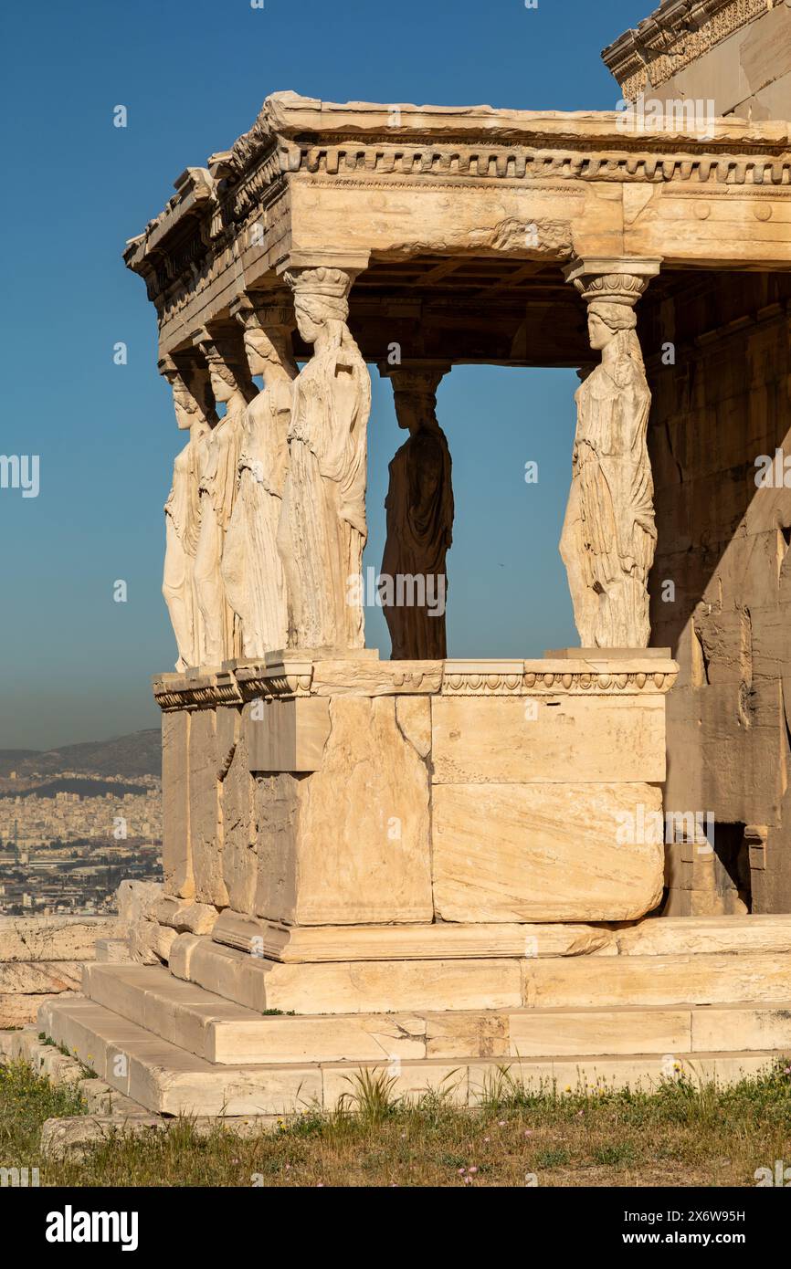 'Porche des Maidens' (Caryatides), temple Erechthéion sur le côté nord de l'Acropole d'Athènes, Grèce Banque D'Images