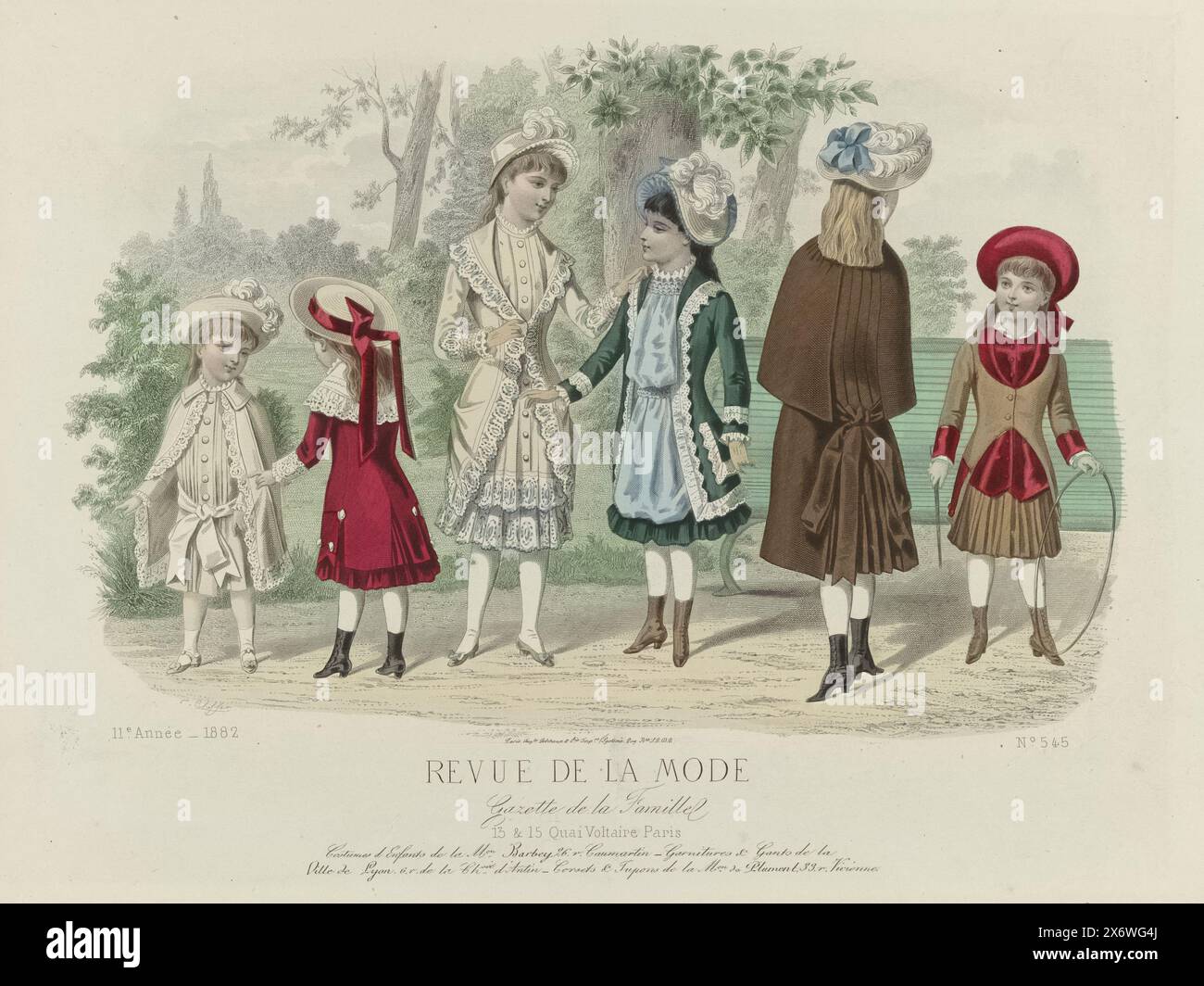 Revue de la mode, Gazette de la famille, dimanche 11 juin 1882, 11e année, No 545 : costumes d'enfants (...), vêtements pour enfants de Barbey. Six costumes pour filles, de gauche à droite (numéros 1 à 6) : 1. Costume pour un enfant de cinq ans en laine de couleur crème. Ruban adhésif. Chapeau de paille orné de plumes blanches. 2. Costume pour une fille de six ans. 'Robe-redingote' (robe veste) en 'sourah' rouge. 3. 'Toilette' pour une fille âgée de dix-onze ans, faite de batiste couleur crème surmontée de broderies bleues. 4. Costume pour une fille de huit-neuf ans de soie bleue et de faille verte ou de laine. 5 Banque D'Images
