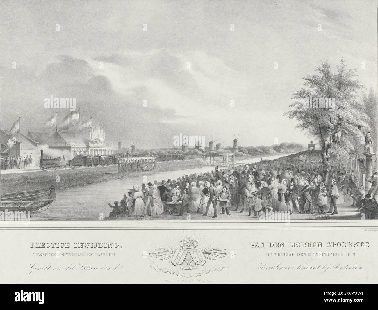 Cérémonie d'inauguration du chemin de fer entre Amsterdam et Haarlem le vendredi 19 septembre 1839. Vue de la gare sur le Haarlemmer Trekvaart près d'Amsterdam (titre sur objet), inauguration festive de la première ligne ferroviaire néerlandaise entre Amsterdam et Haarlem de la Hollandsche Iron Railway Company le 19 septembre 1839. Sur la gauche le train à la gare d'Een Hundred Roe, au milieu de la Haarlemmertrekvaart, au premier plan un grand groupe de spectateurs. En bas une vignette avec les armoiries d'Amsterdam et Haarlem reposant dans un nuage (vapeur)., impression, imprimeur Banque D'Images