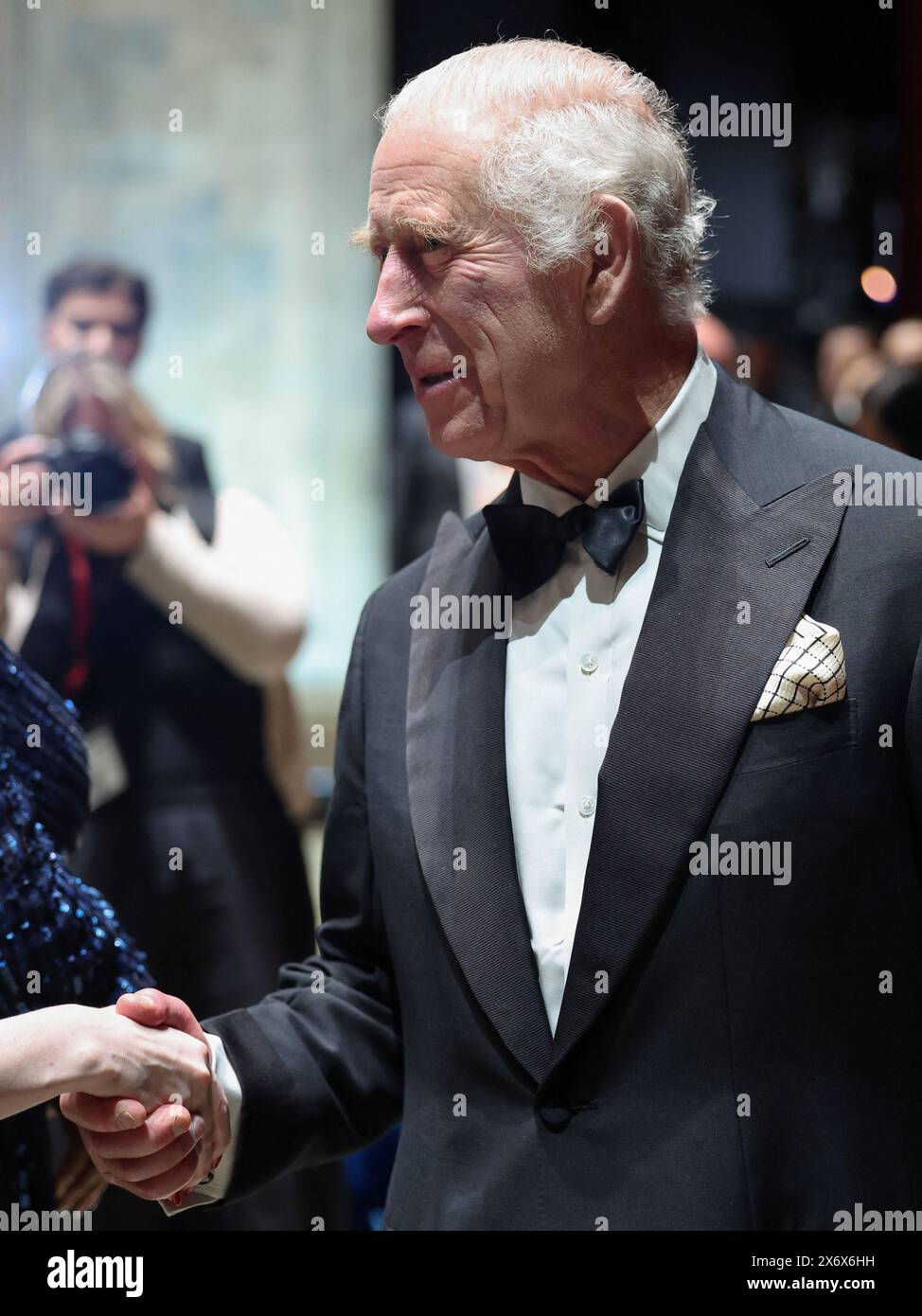 Le roi Charles III rencontre les acteurs d'un gala spécial au Royal Opera House de Londres en hommage au directeur musical sortant Sir Antonio Pappano. Date de la photo : jeudi 16 mai 2024. Banque D'Images