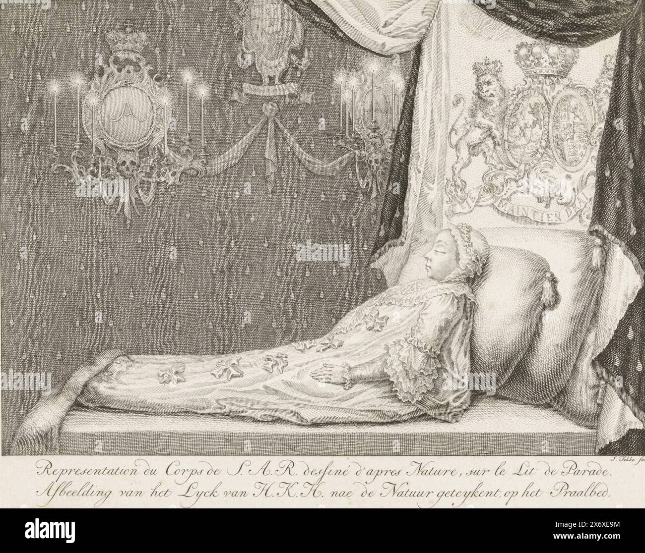 Disposition du cadavre de la princesse Anna, 1759, représentation du corps de S.A.R. (...), image de la Lyck de S.A.R. D'après la nature gravée sur le Grand lit (titre sur l'objet), Grand lit de la princesse Anna (titre de la série), le cadavre de la princesse couché en état sur le Grand lit. Partie d'une série de quatre planches du mausolée sur lequel la princesse Anna de Hanovre, décédée le 12 janvier 1759, resta en état pendant quelques jours en février., estampe, imprimeur : Simon Fokke, (mentionné sur l'objet), après dessin de : Pieter de Swart, pays-Bas du Nord, 1759, papier, gravure, gravure, hauteur, 182 mm Banque D'Images