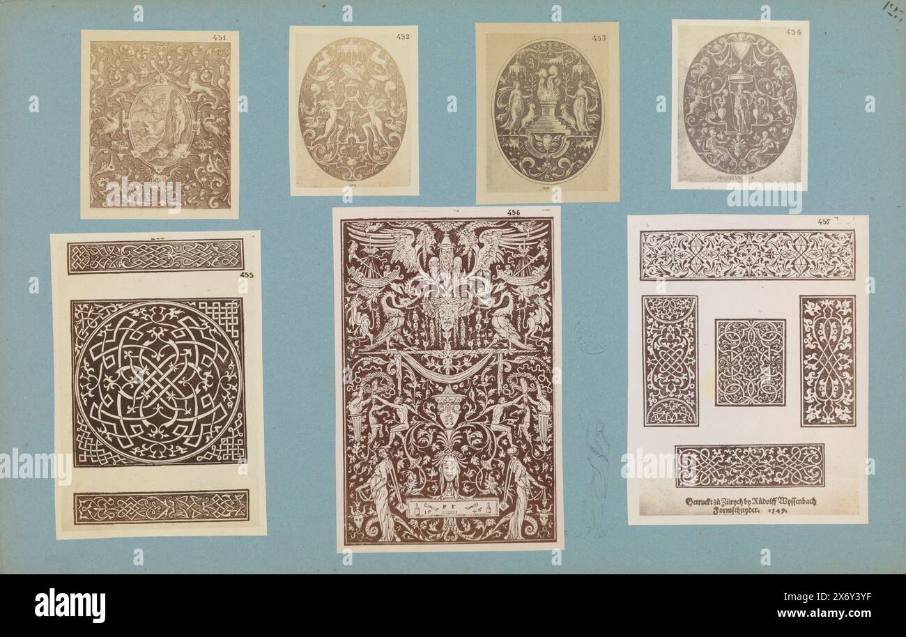 Sept reproductions photographiques d'estampes ornementales, en haut à gauche (455) une estampe d'Andromède et de Persée dans un médaillon entouré d'animaux, en bas à gauche (455) une estampe de motifs de noeuds dans un carré, au centre à gauche (452) une estampe de chevaux et de personnages ailés dans un médaillon, center (456) une impression d'ornements grotesques, center right (453) une impression de deux femmes et de chèvres à une table sacrificielle dans un médaillon, en haut à droite (454) une impression d'un personnage barbu et de créatures ailées dans un médaillon, en bas à droite (457) une impression de motifs de noeuds dans cinq rectangles, photographie, anonyme, imprimeur : Rudolf Wyssenbach Banque D'Images