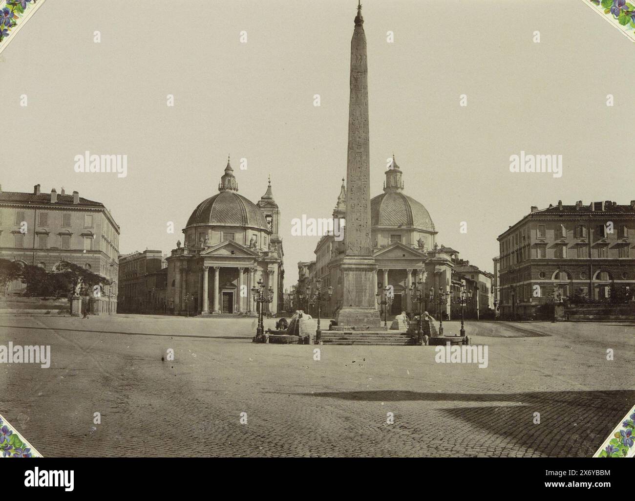 Piazza del Popolo à Rome vu vers via del Corso, Piazza del Popolo Architettura del Valadier le tre vie sono corso Babuino e Ripetta. Roma (titre sur objet), partie d'album photo avec enregistrements de sites dans les villes italiennes et œuvres de reçu, photographie, anonyme, Piazza del Popolo, c. 1860 - c. 1900, support photographique, tirage à l'albumen, hauteur, 187 mm × largeur, 250 mm Banque D'Images