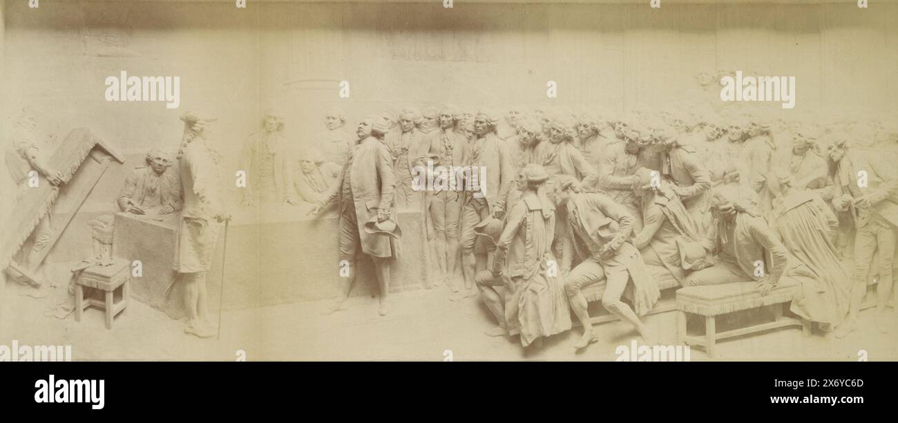 La réponse du comte de Mirabeau au marquis de Dreux-Brézé le 23 juin 1789, partie de l'album d'un amateur français avec des photographies de France, Algérie, Palmyre, l'exposition universelle de 1900 et des Français célèbres., photographie, anonyme, d'après sculpture par: aimé-Jules Dalou, France, vers 1883 - c. 1900, papier, impression albumine, hauteur, 192 mm × largeur, 427 mm Banque D'Images