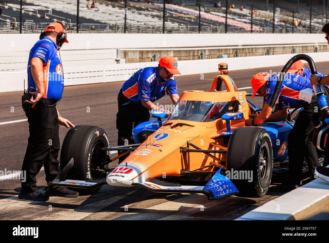 Indianapolis, États-Unis. 16 mai 2024. Scott Dixon (9), pilote Chip Ganassi Racing, s'entraîne pour l'Indy 500 2024 au Indianapolis Motor Speedway. (Photo de Jeremy Hogan/SOPA images/Sipa USA) crédit : Sipa USA/Alamy Live News Banque D'Images