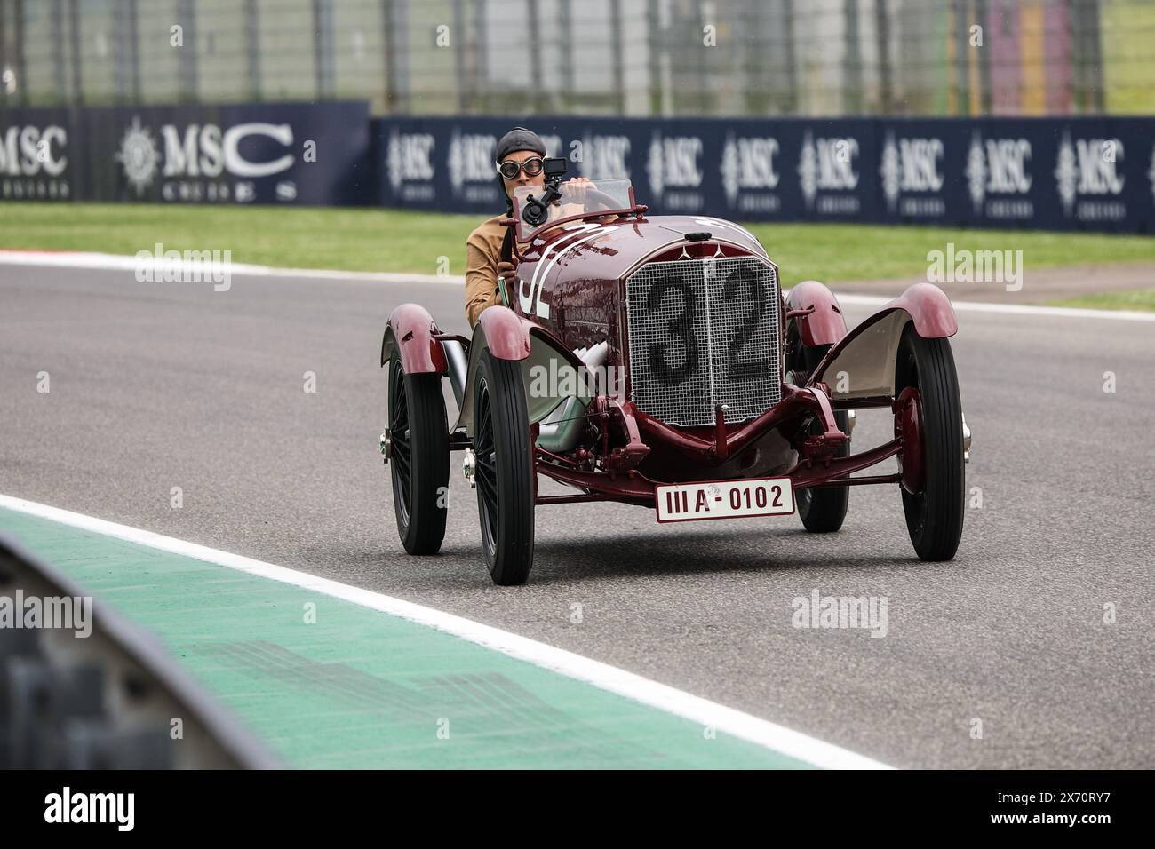 RUSSELL George (gbr), Mercedes AMG F1 Team W15, portrait pilotant la Mercedes Targa Florio de 2 litres lors de la formule 1 MSC Cruises Gran Premio del Made in Italy e Dellâ&#x80;&#x99;Emilia-Romagne 2024, 7ème manche du Championnat du monde de formule 1 2024 du 17 au 19 mai, 2024 sur l'Autodromo Enzo e Dino Ferrari, à Imola, Italie Banque D'Images