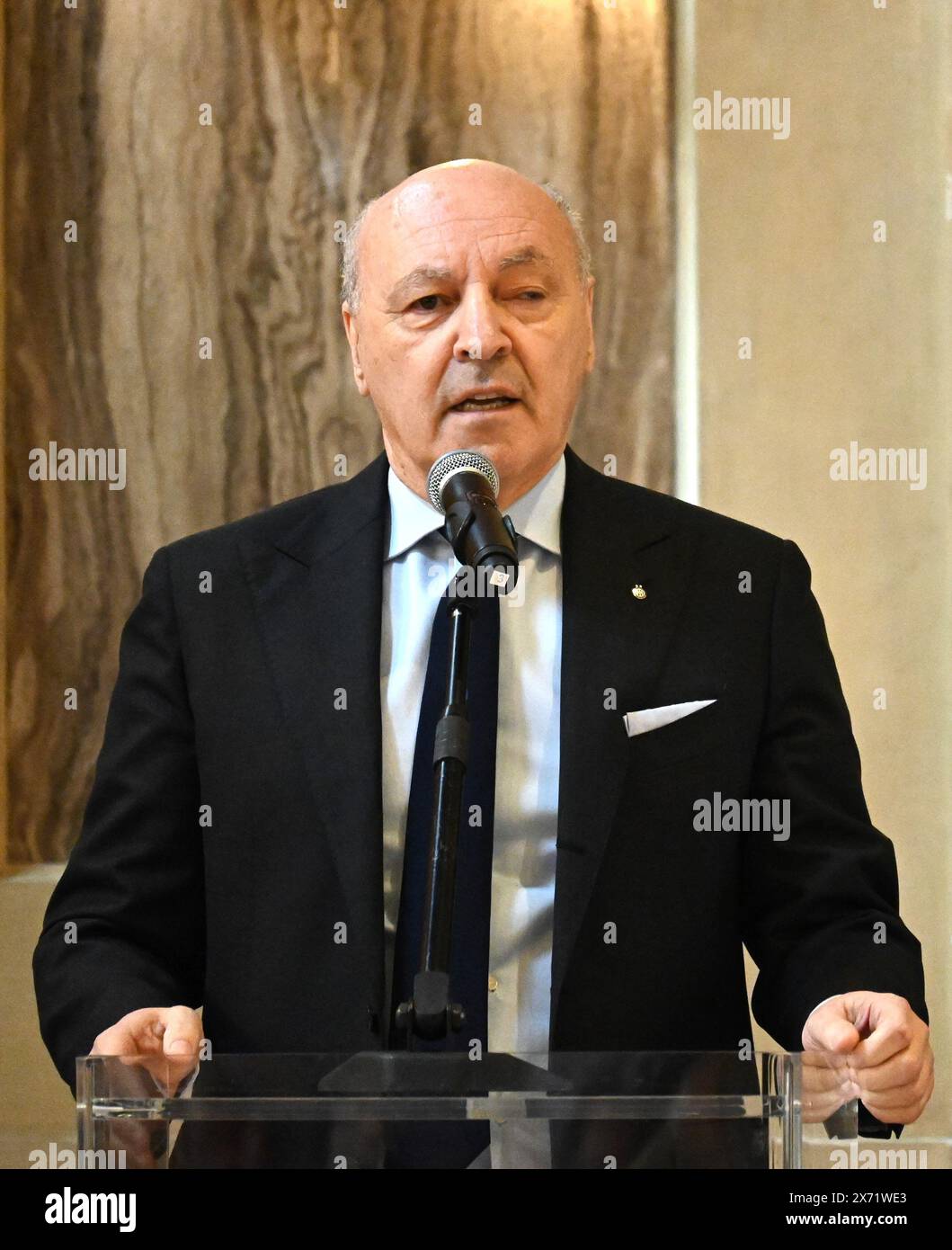 Milan, . 17 mai 2024. Milan, Italie Inter, 2024 champions italiens, reçoit le prix Ambrogino d'Oro au Palazzo Marino avec les managers et les joueurs sur la photo : Giuseppe Marotta AD Sport crédit : Agence photo indépendante/Alamy Live News Banque D'Images