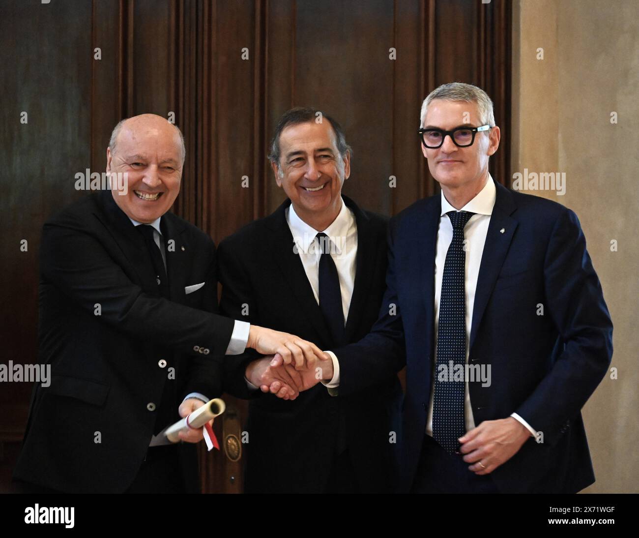 Milan, . 17 mai 2024. Milan, Italie Inter, 2024 champions italiens, reçoit le prix Ambrogino d'Oro au Palazzo Marino avec les managers et les joueurs sur la photo : crédit : Agence photo indépendante/Alamy Live News Banque D'Images