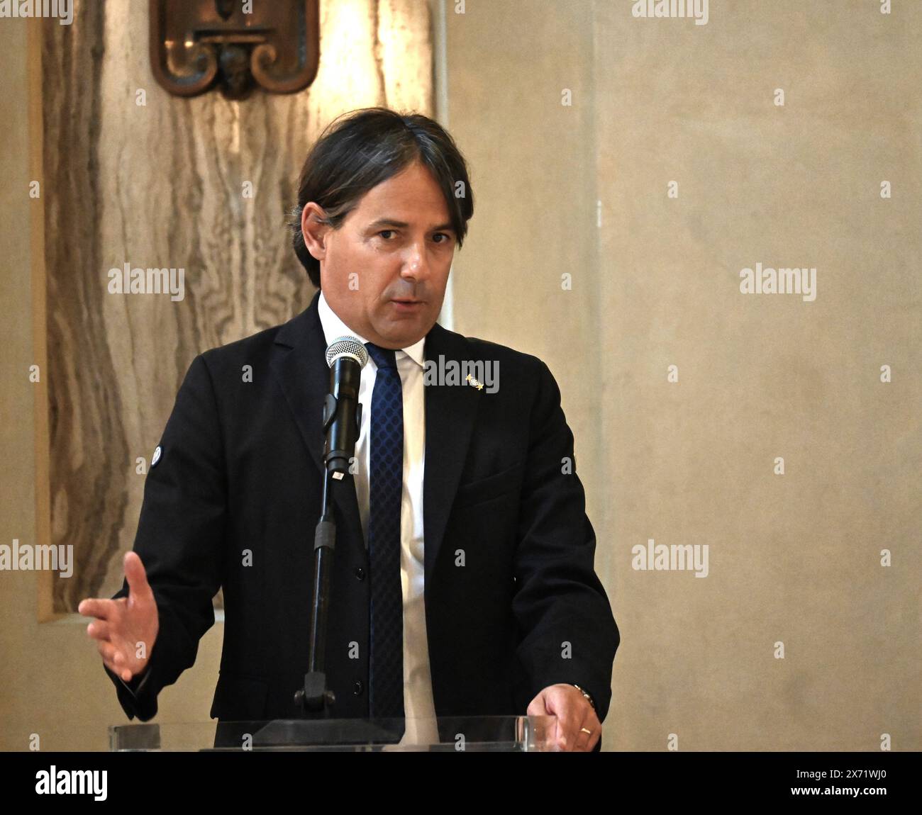 Milan, . 17 mai 2024. Milan, Italie Inter, 2024 champions italiens, reçoit le prix de l'Ambrogino d'Oro au Palazzo Marino avec les managers et les joueurs sur la photo : Simone Inzaghi Inter coach crédit : Independent photo Agency/Alamy Live News Banque D'Images