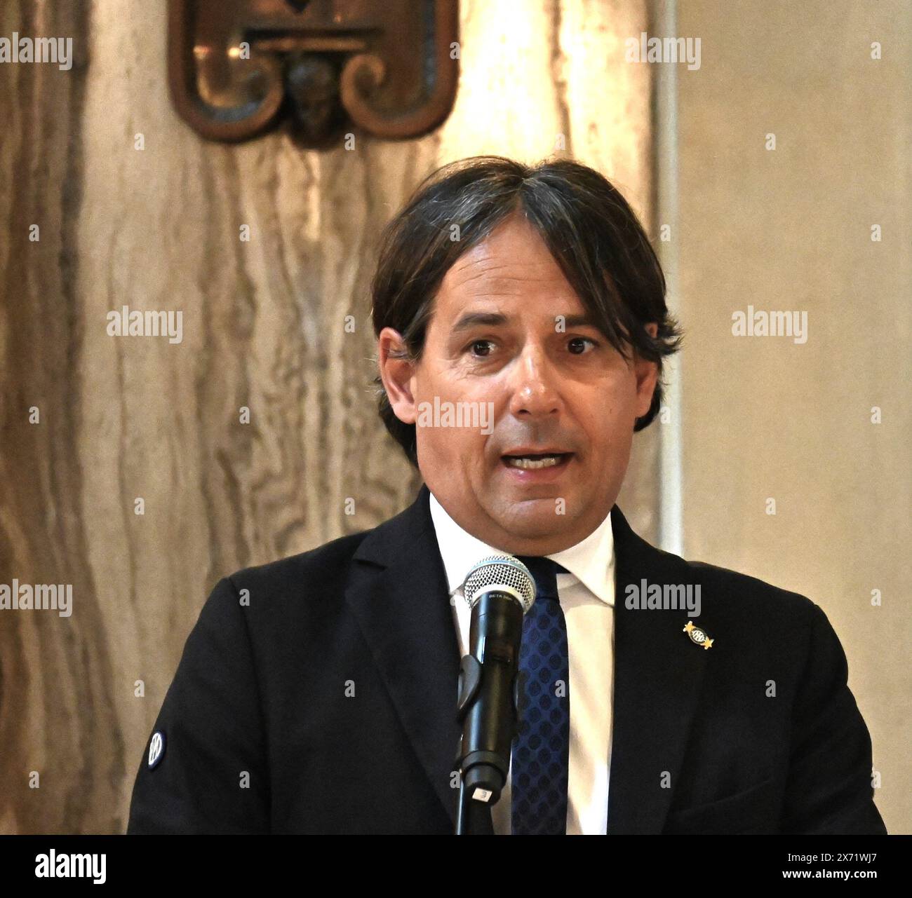 Milan, . 17 mai 2024. Milan, Italie Inter, 2024 champions italiens, reçoit le prix de l'Ambrogino d'Oro au Palazzo Marino avec les managers et les joueurs sur la photo : Simone Inzaghi Inter coach crédit : Independent photo Agency/Alamy Live News Banque D'Images