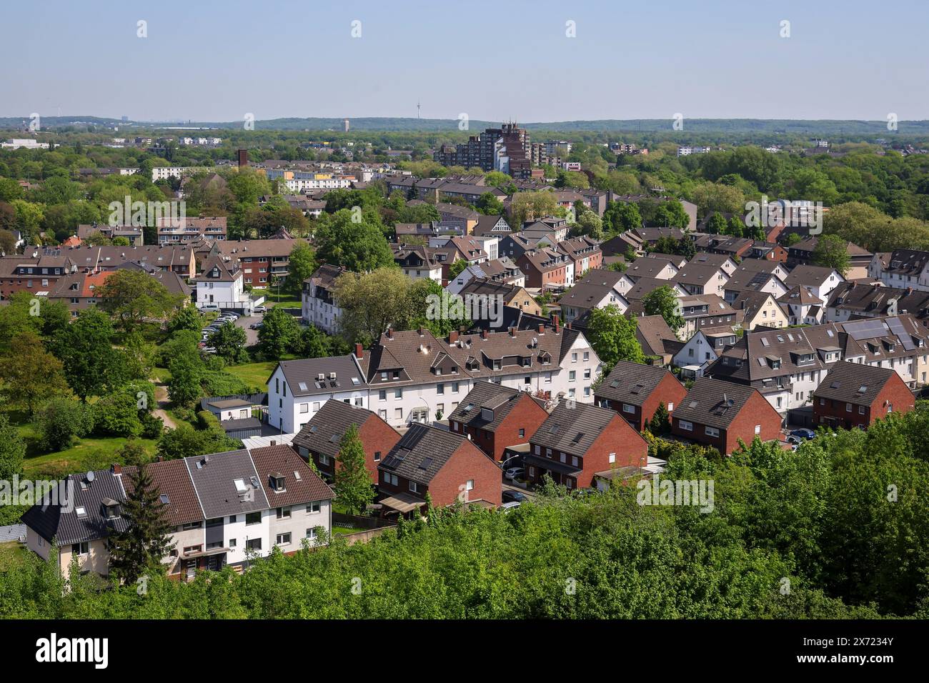 Duisburg, Ruhr area, Rhénanie-du-Nord-Westphalie, Allemagne - vue sur la ville, lotissement dans le quartier de Wanheim-Angerhausen, paysage de la Ruhr Banque D'Images