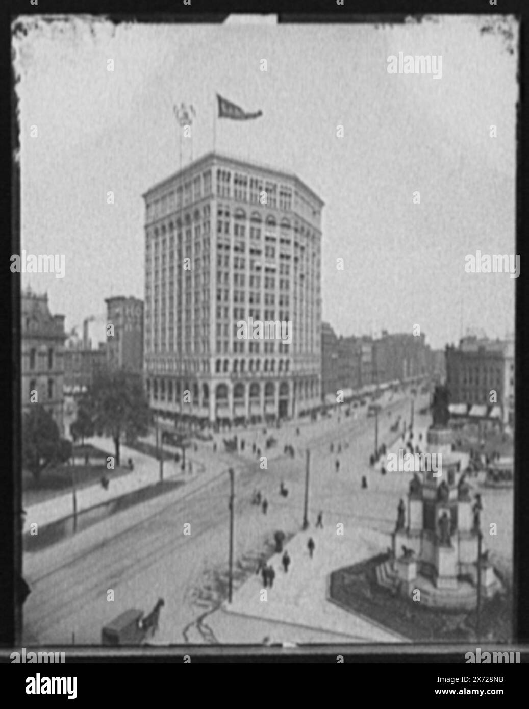 Majestic Building, Detroit, Michigan, titre tiré de la veste., comprend Soldiers' and Sailors' Monument à droite., Detroit Publishing Co. No. 0356., Gift ; State Historical Society of Colorado ; 1949, Office Buildings. , Rues. , États-Unis, Michigan, Detroit. Banque D'Images