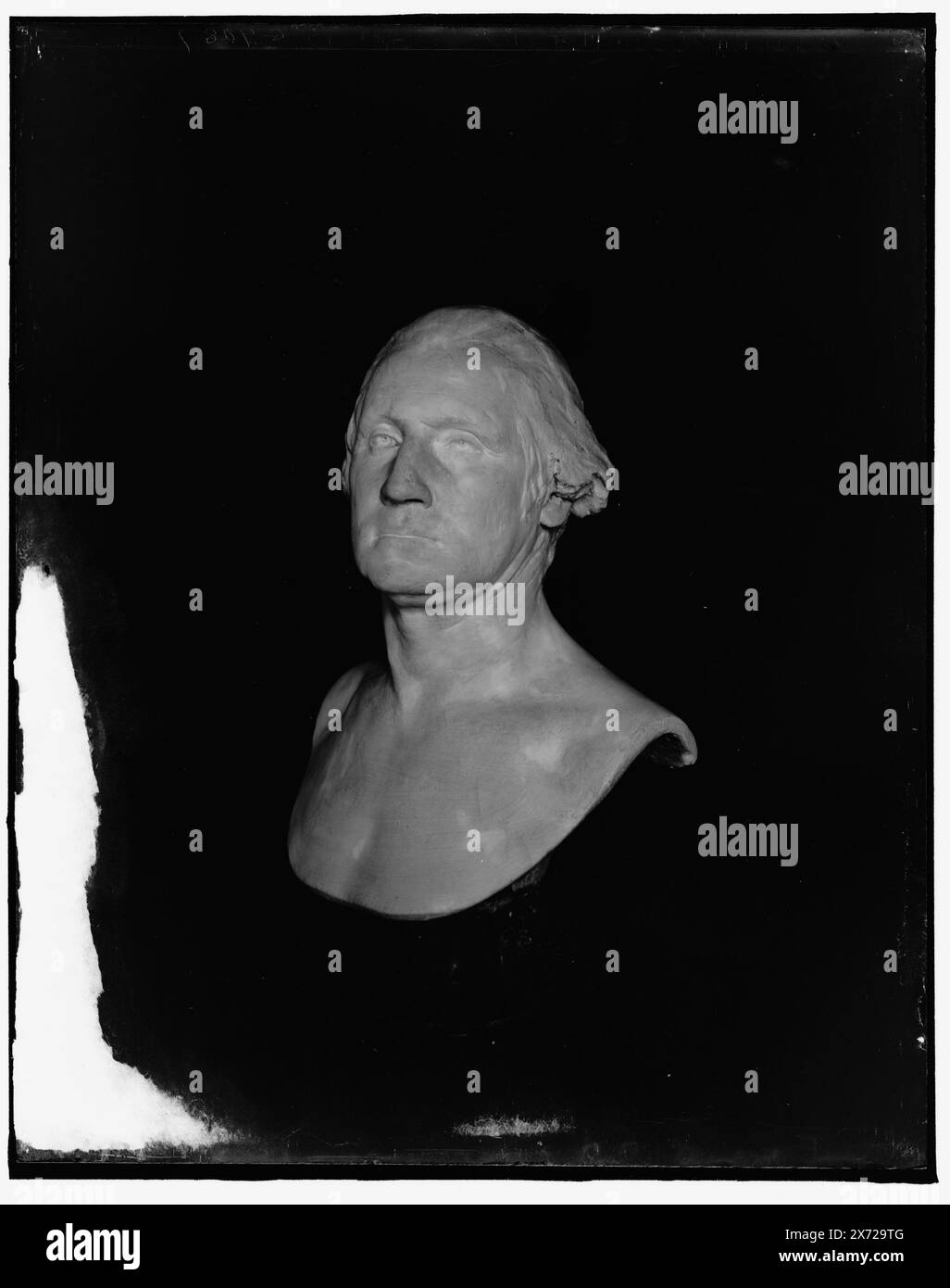 Le buste Houdon de George Washington, Mt. Vernon, va, titre de veste., 'G 9087' sur négatif., Detroit Publishing Co. No. 500560., Gift ; State Historical Society of Colorado ; 1949, Washington, George,,, 1732-1799, statues. , Sculpture. , États-Unis, Virginie, Mount Vernon (Estate) Banque D'Images