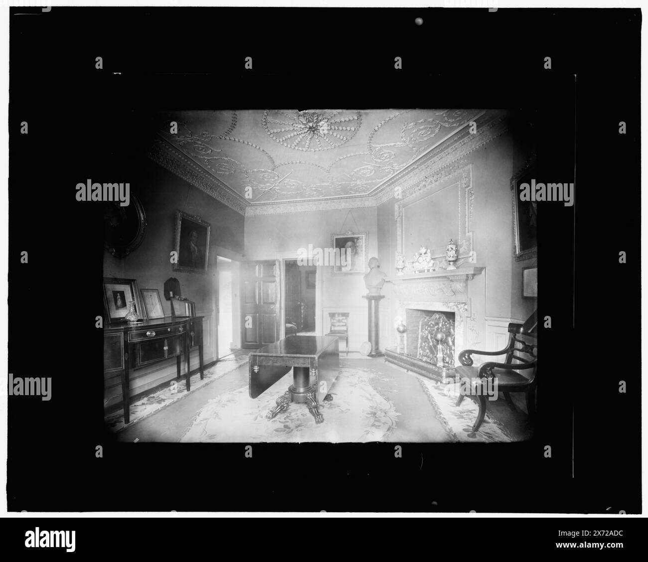 La salle à manger familiale, Mt. Vernon, titre de veste., Detroit Publishing Co. No. 090013., Gift ; State Historical Society of Colorado ; 1949, Washington, George,,, 1732-1799, maisons et repaires. , Estates. , Habitations. , Salles à manger. , États-Unis, Virginie, Mount Vernon (Estate) Banque D'Images