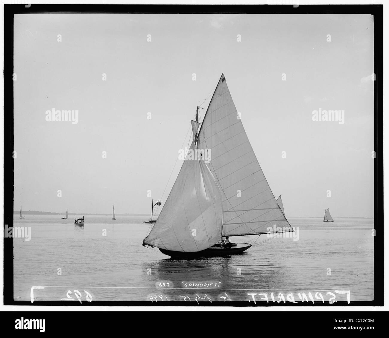 Spindrift, attribution basée sur le style du titre et de la numérotation., probablement Larchmont Yacht Club., '692' et 'Lt.' sur négatif., No Detroit Publishing Co. no., cadeau ; State Historical Society of Colorado ; 1949, Spindrift (Yacht) , Yachts. Banque D'Images