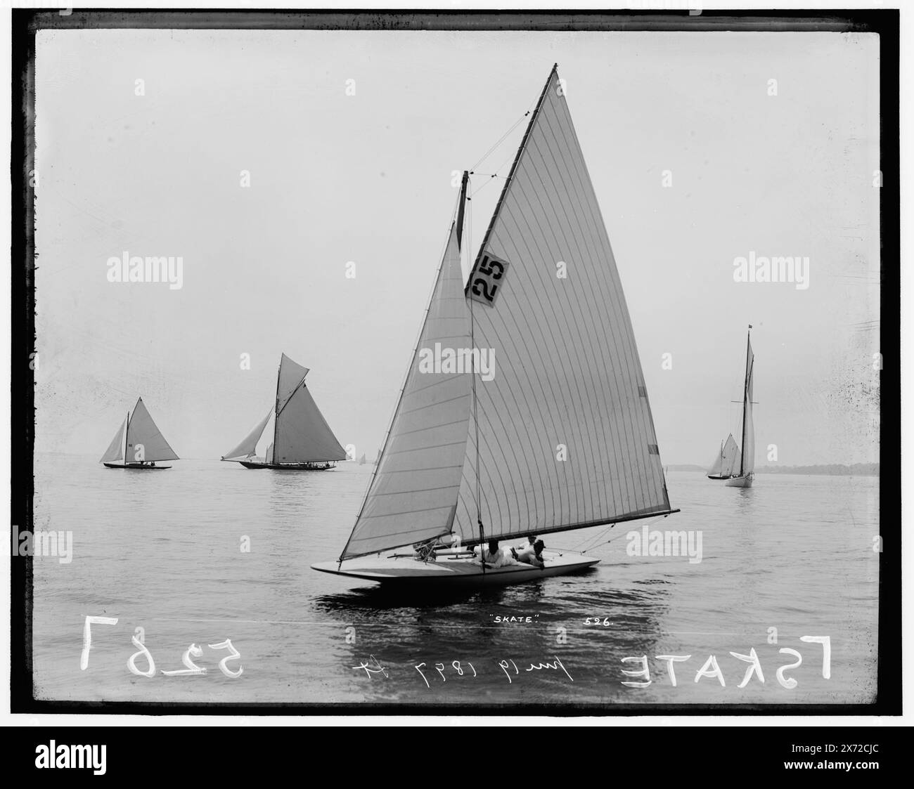 Skate, attribution basée sur le style du titre et la numérotation., 'June 19, 1897, Lt.' et '526' sur négatif., probablement Larchmont Yacht Club., No Detroit Publishing Co. no., cadeau ; State Historical Society of Colorado ; 1949, Skate (Yacht) , Yachts. Banque D'Images