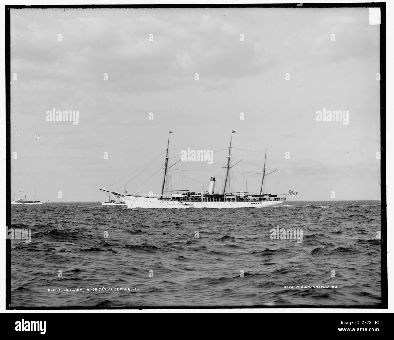Niagara, America's Cup races, '524' sur négatif., Detroit Publishing Co. No. 021676., cadeau ; State Historical Society of Colorado ; 1949, Niagara (yacht à vapeur), yachts à vapeur. , Régates. , Courses de la Coupe de l'America. Banque D'Images