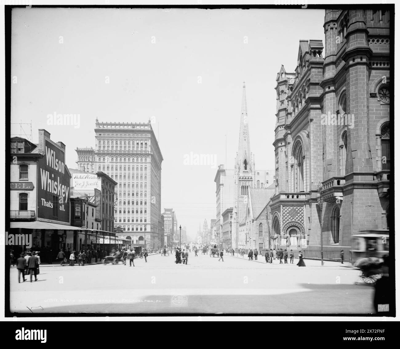 North Broad Street, Philadelphie, Pa., '321' sur négatif., Detroit Publishing Co. No. 017517., Gift ; State Historical Society of Colorado ; 1949, Streets. , Installations commerciales. , États-Unis, Pennsylvanie, Philadelphie. Banque D'Images