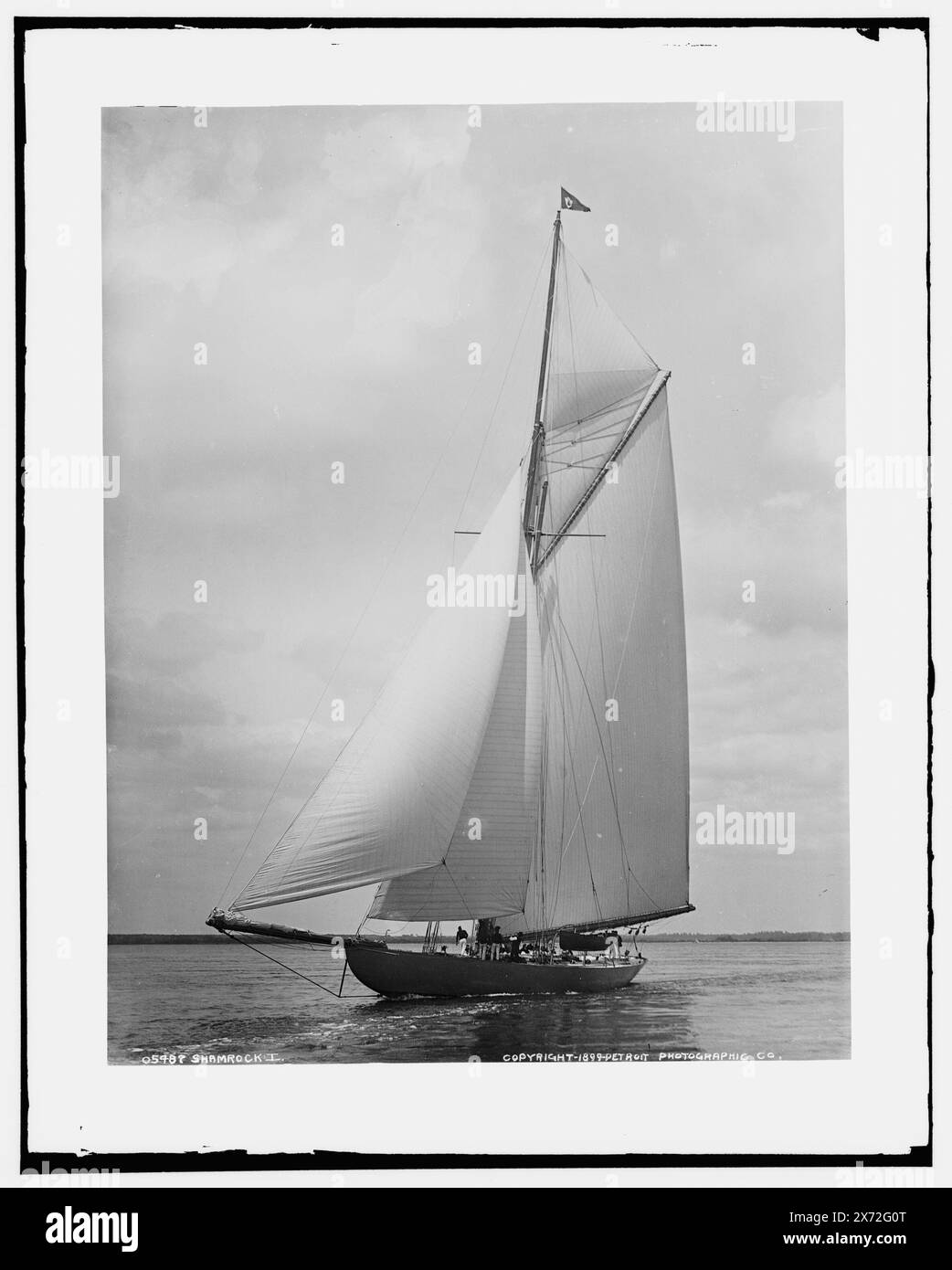 Shamrock I, Detroit Publishing Co. No. 05487., Gift ; State Historical Society of Colorado ; 1949, Shamrock I (Yacht) , America's Cup races. , Yachts. Banque D'Images