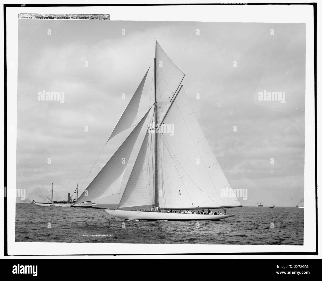 Columbia avant le départ, oct. 1 '01, Detroit Publishing Co. No. 021632., Gift ; State Historical Society of Colorado ; 1949, Columbia (Sloop), America's Cup races. , Yachts. , Régates. Banque D'Images