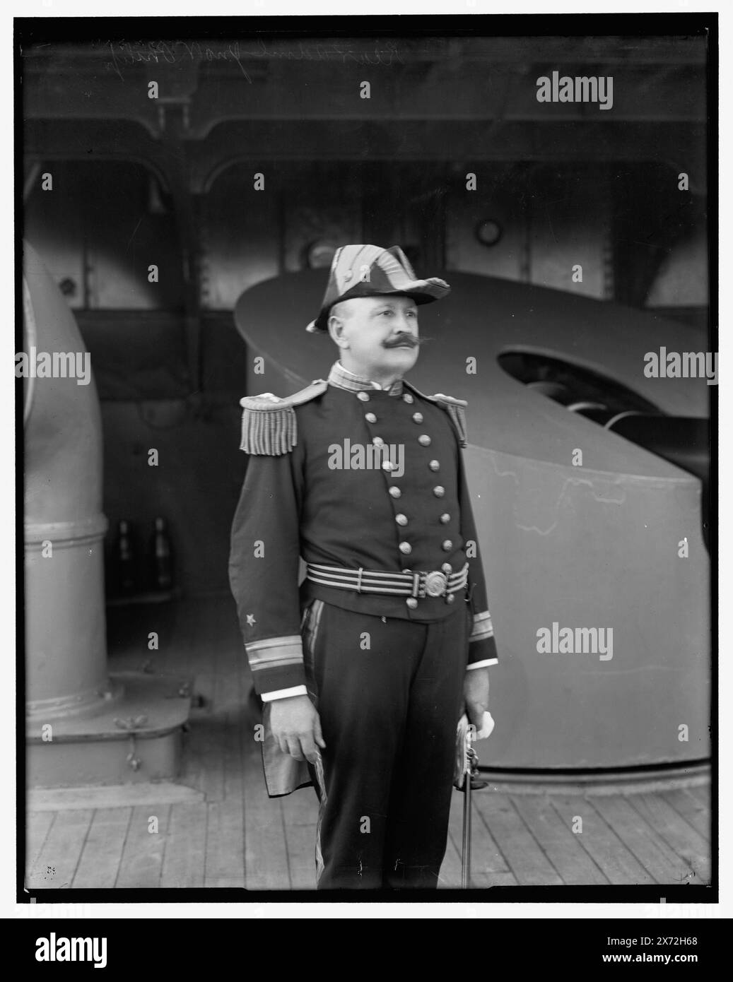 3 – réglette arrière JNO. W. Philip, titre sur la veste : U.S.S. Texas, Admiral Philip. Probablement Commodore au moment de la photo., attribution basée sur le négatif D4-32356., Detroit Publishing Co. No. 032339., Gift ; State Historical Society of Colorado ; 1949, Philip, John W.,, 1840-1900. , Texas (Battleship) , États-Unis., Navy. , Cuirassés, américain. , Officiers militaires, américain. Banque D'Images