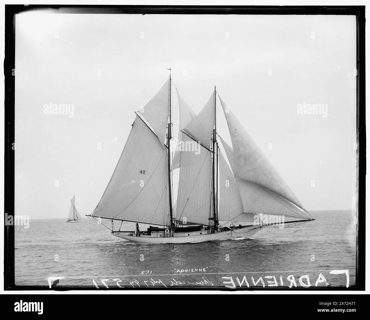 Adrienne, attribution basée sur le style du titre et de la numérotation., '571' et 'Riverside' sur négatif., probablement Riverside Yacht Club., No Detroit Publishing Co. no., cadeau ; State Historical Society of Colorado ; 1949, Adrienne (Yacht) , Yachts. Banque D'Images