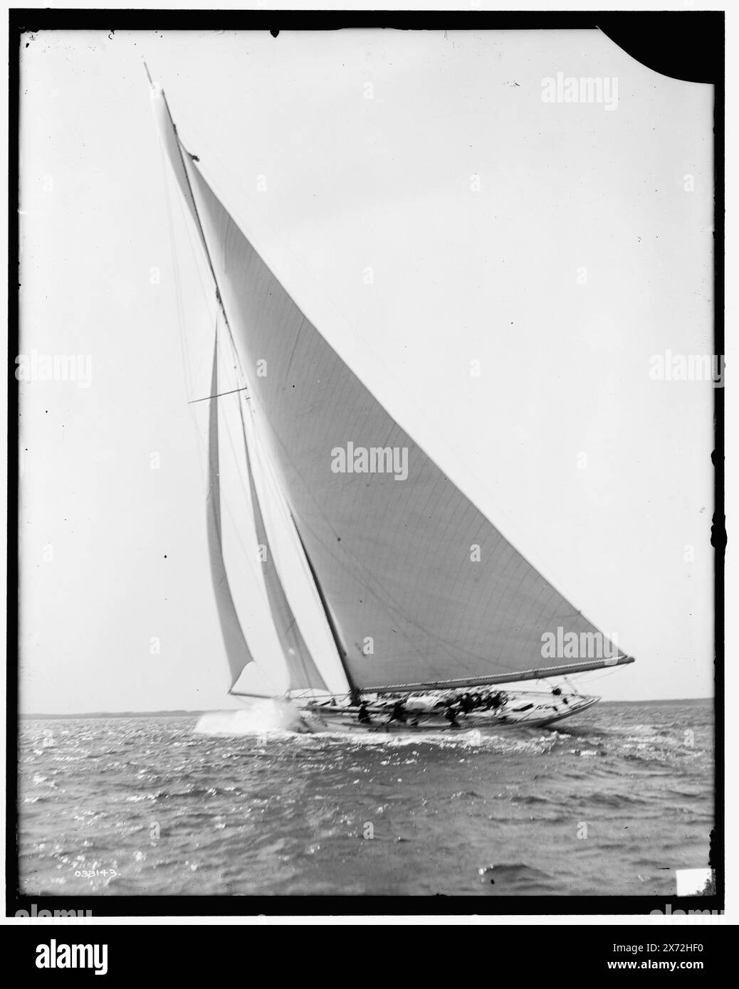 Columbia, titre de la veste., vainqueur, 1899 et 1901 America's Cup races., '1447' sur négatif., Detroit Publishing Co. No. 033143., Gift ; State Historical Society of Colorado ; 1949, Columbia (Sloop), Yachts. Banque D'Images