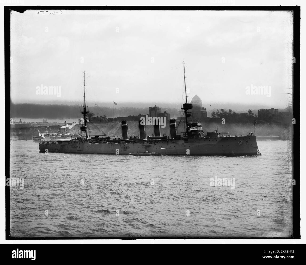 Argyll, croiseur britannique, titre de la veste., Grant's Tomb in background., 'G 6554' sur négatif., Detroit Publishing Co. No. 039228., Gift ; State Historical Society of Colorado ; 1949, Argyll (Cruiser), Cruisers (Warships), British. , Hudson-Fulton Celebration, 1909. , Défilés navals et cérémonies. , États-Unis, New York (State), New York. , États-Unis, New York (État), Hudson River. Banque D'Images